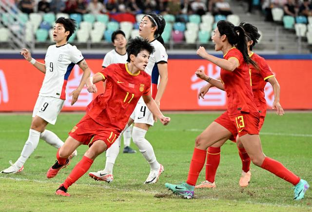 国际女足赛场热情高涨，球迷狂热支持的简单介绍