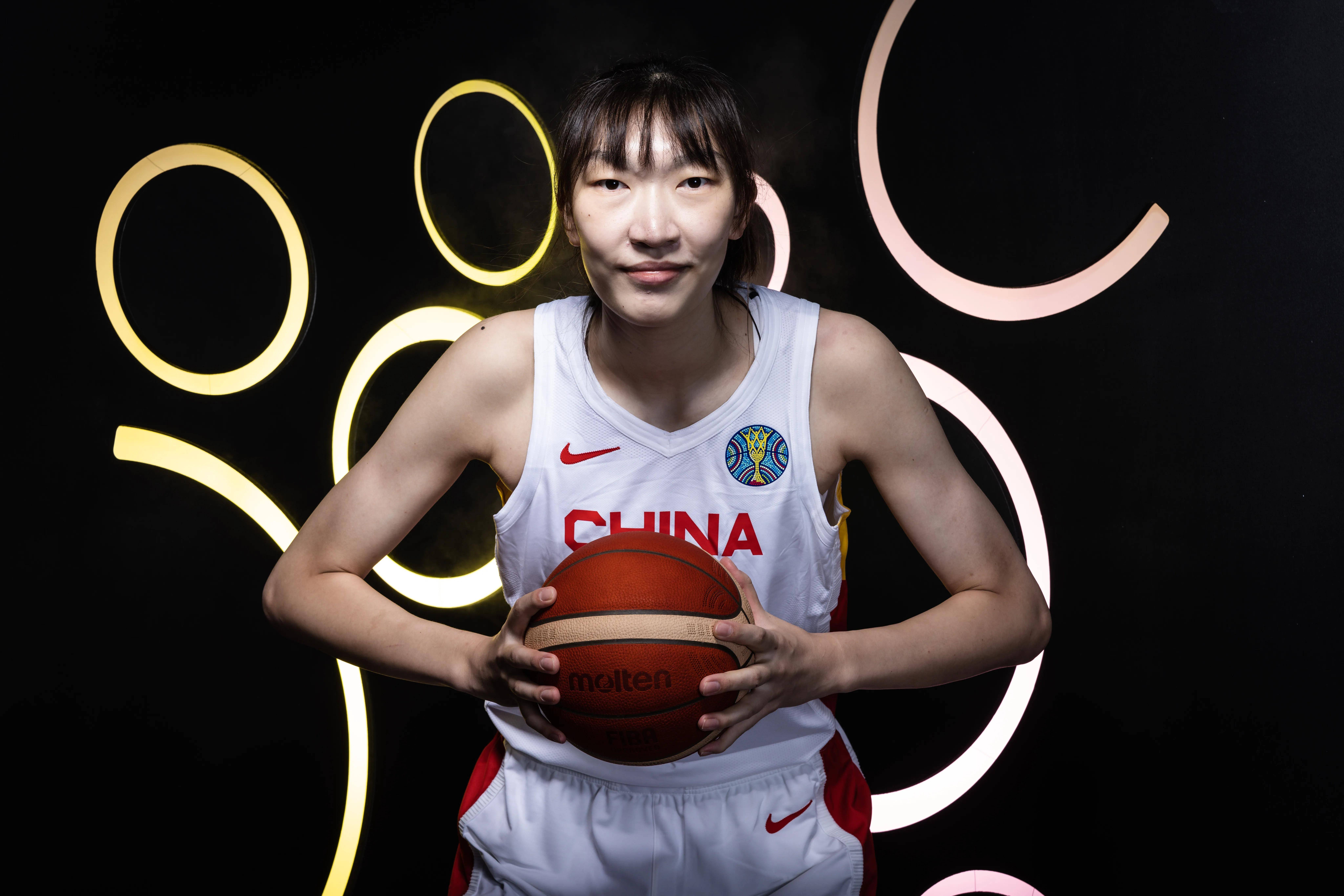凯发娱乐天生赢家-女篮职业联赛选秀盛况空前，新秀精英崭露头角