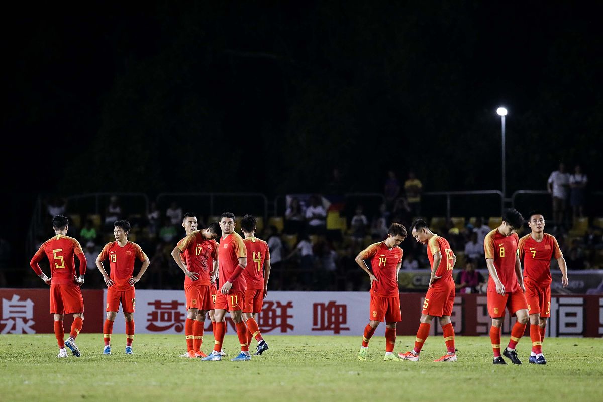 凯发娱乐平台-双方对决激烈！球队险胜对手晋级下一轮
